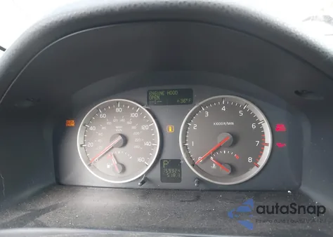 2004 Volvo S40 2.4I z USA, uszkodzony, nr VIN YV1MS382442006987